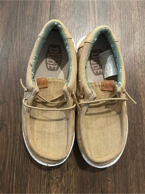 Hey Dude Kids Tan Canvas Slip-On Sneakers with Elastic Laces brand new!
